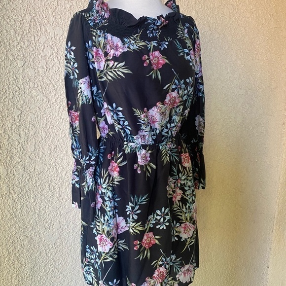 Intermix Black Floral Print Off the Shoulder Belted Mini Dress Size M - Picture 4 of 11